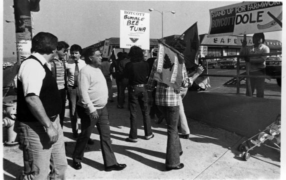 (3265) Cesar Chavez, Demonstrations, Safeway, 1980s.